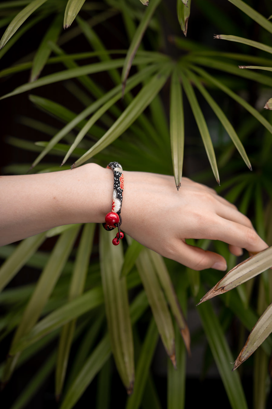 Kimono Fabric Bracelet—18 cm—BLACK & RED