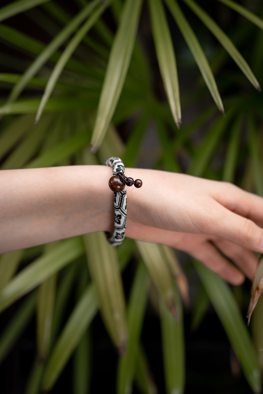 Kimono Fabric Bracelet—19 cm—WHITE & BLACK