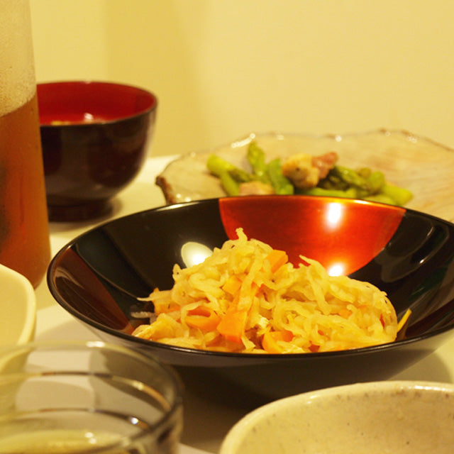 urushi bowl with japanese food